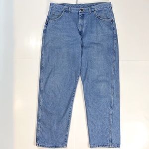 Men’s Wrangler 100% Cotton Blue Light Wash Straight Leg Jeans, Size 38